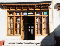 Lhasthang Hotel Nubra Entrance